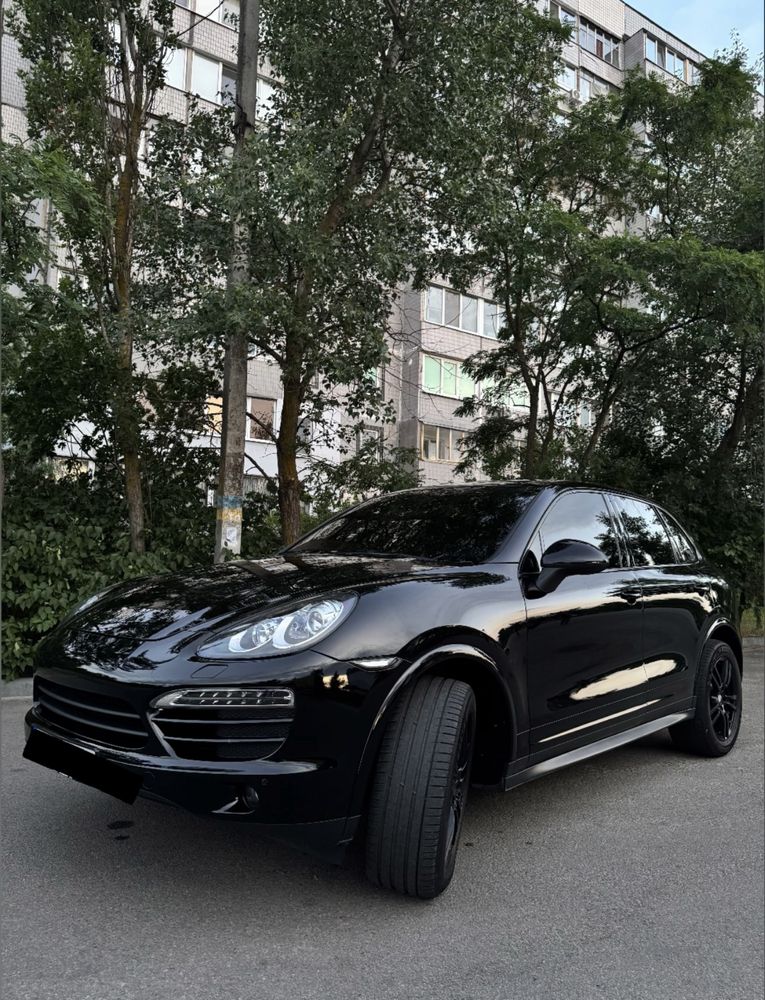 Porsche Cayenne.