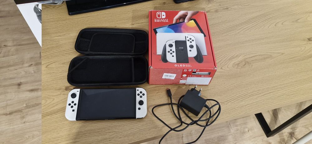 Sprzedam nintendo switch oled