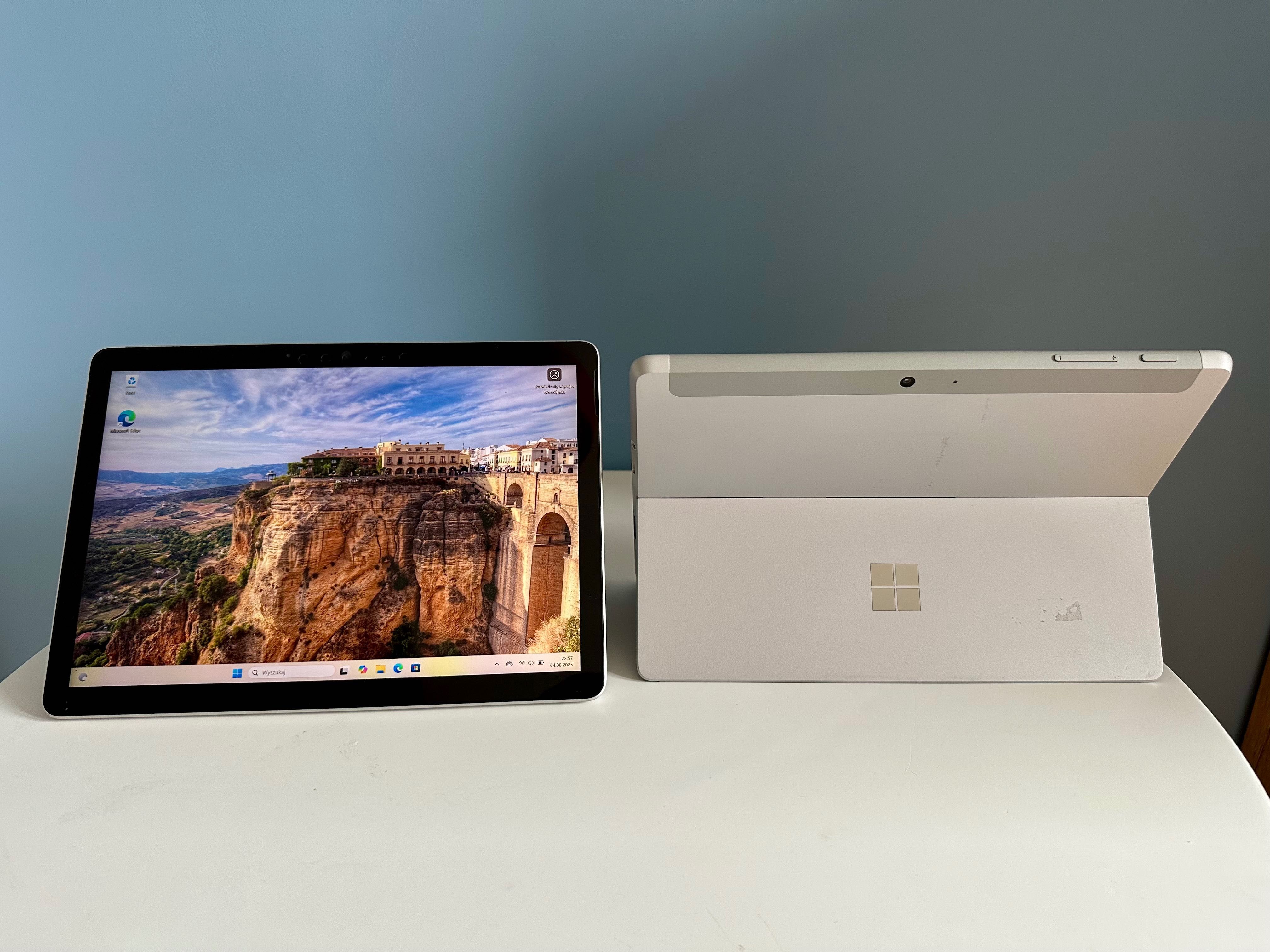 Tablet Microsoft Surface Go 2 / 8GB / 128GB SSD / 10,5 cala Win 11 Pro