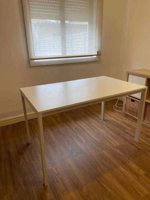 Mesa IKEA Vihals + 4 Cadeiras — Bom Estado