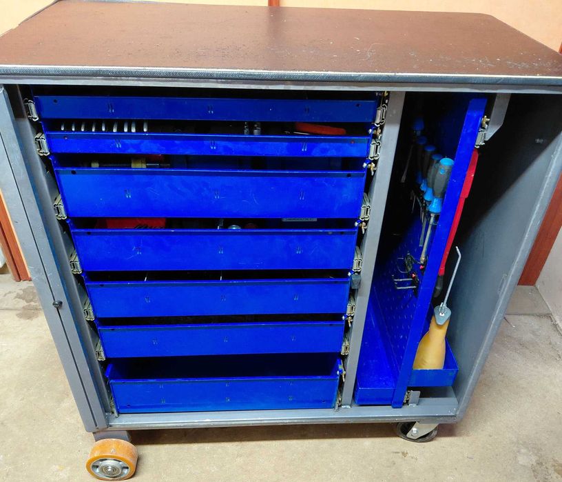 Wózek narzędziowy warsztatowy RAU Adlatus