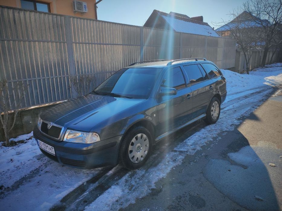 Продам Skoda Octavia Tour 1.6