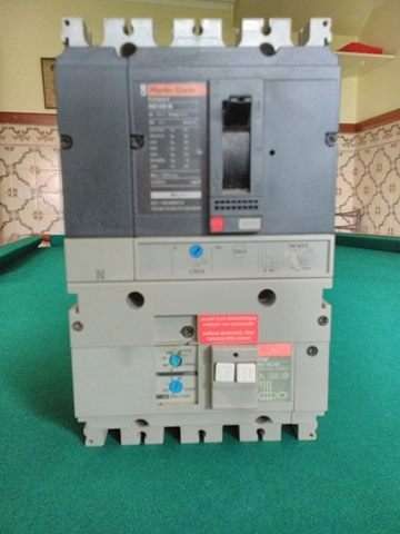 Interruptor equipado com bobine MX 3x 160A