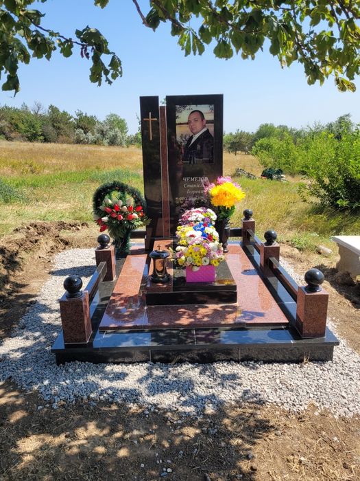 Памятники гранитные