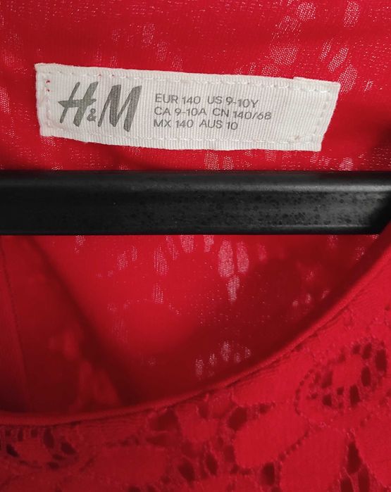 Czerwona koronkowa sukienka 140