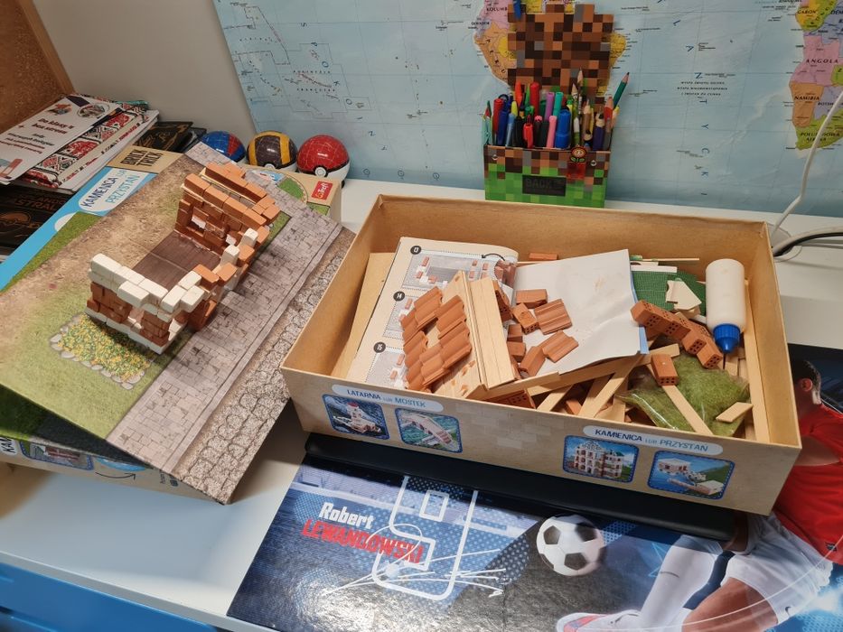 Brick Trick buduj z cegły kamienica / przystań /stragan