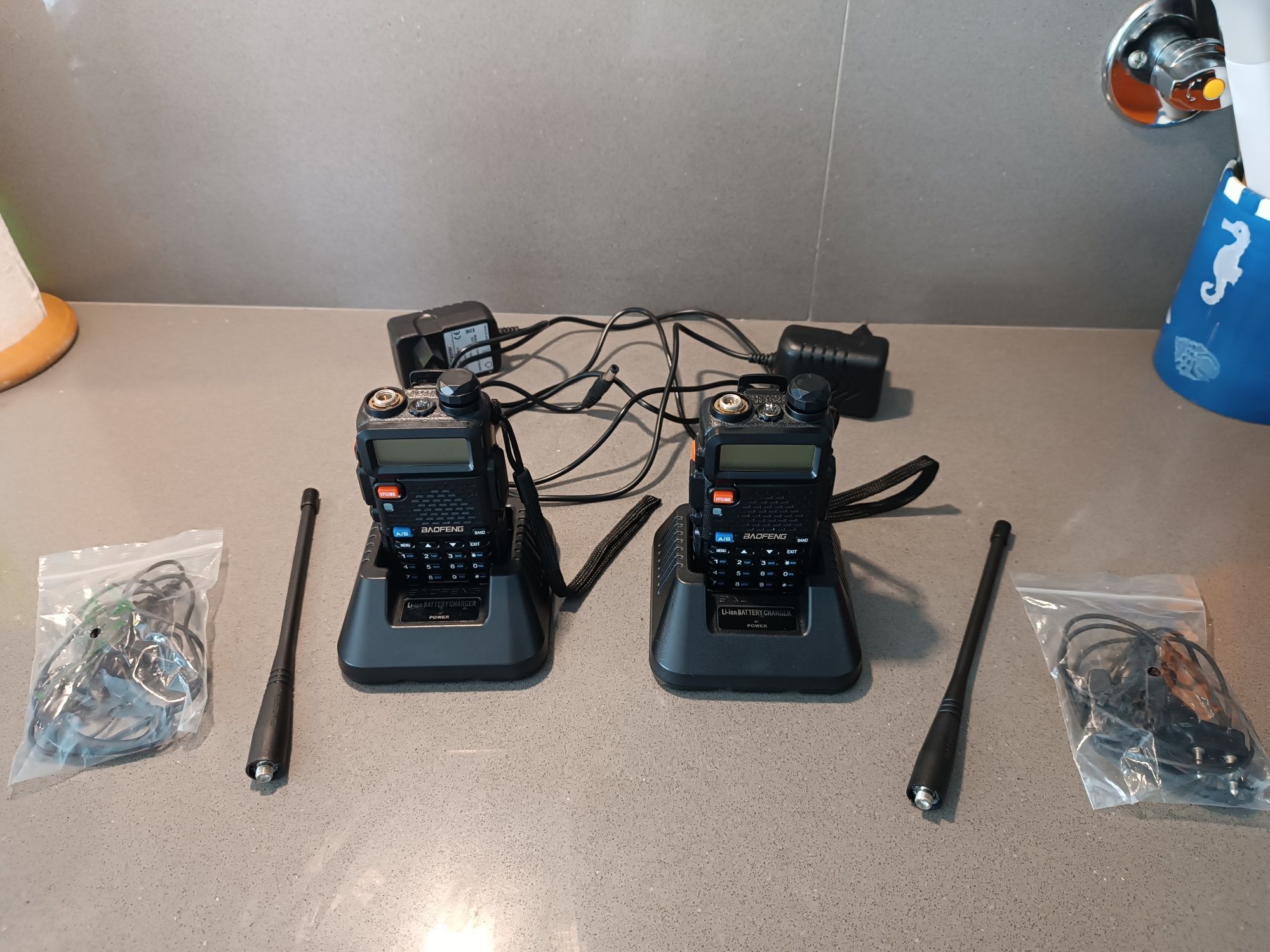 Par de Walkie Talkies (novos) (profissionais)