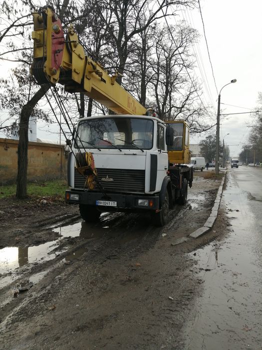 Услуги автокрана. Вылет стрелы 21м, грузоподъемнось 16 т.