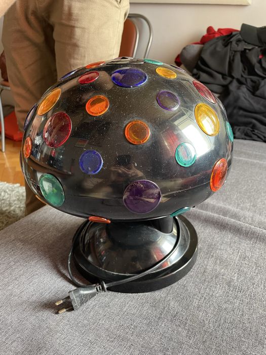 Kolorowa lampa disco