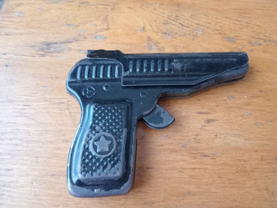 Игрушка советский пистолет