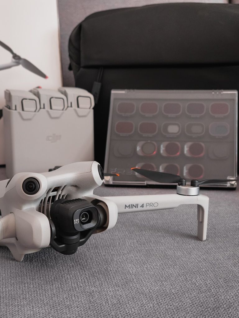 Dron DJI Mini 4 PRO Fly More Combo + Care + Mega zestaw filtrów!