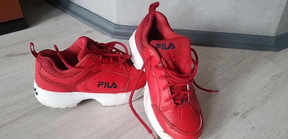 Buty dziecięce FILA r.35 czerwone