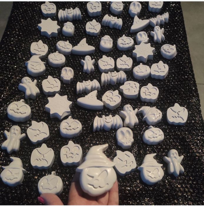 Zestaw 30szt. figurek gipsowych na Halloween