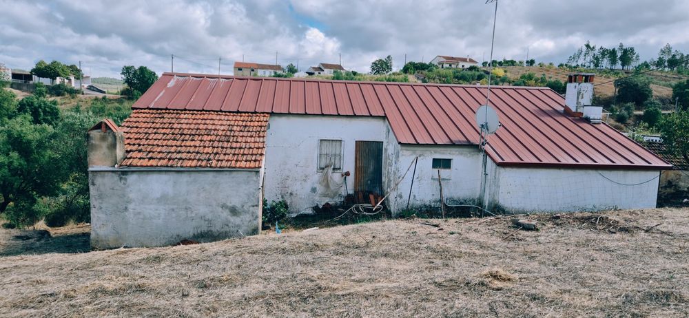 Moradia inserida em terreno de 3.700 m².