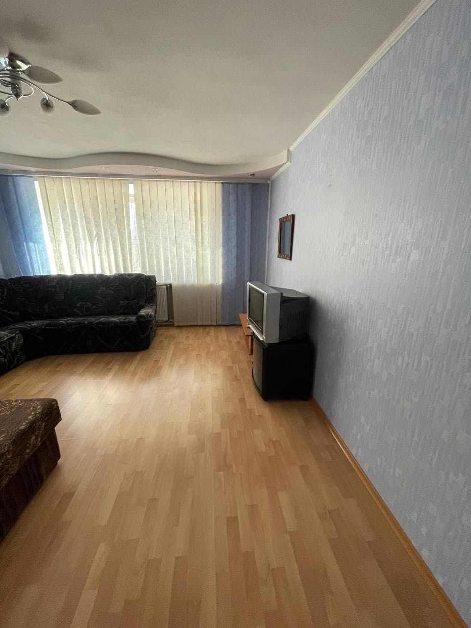1к Виставка, Темп