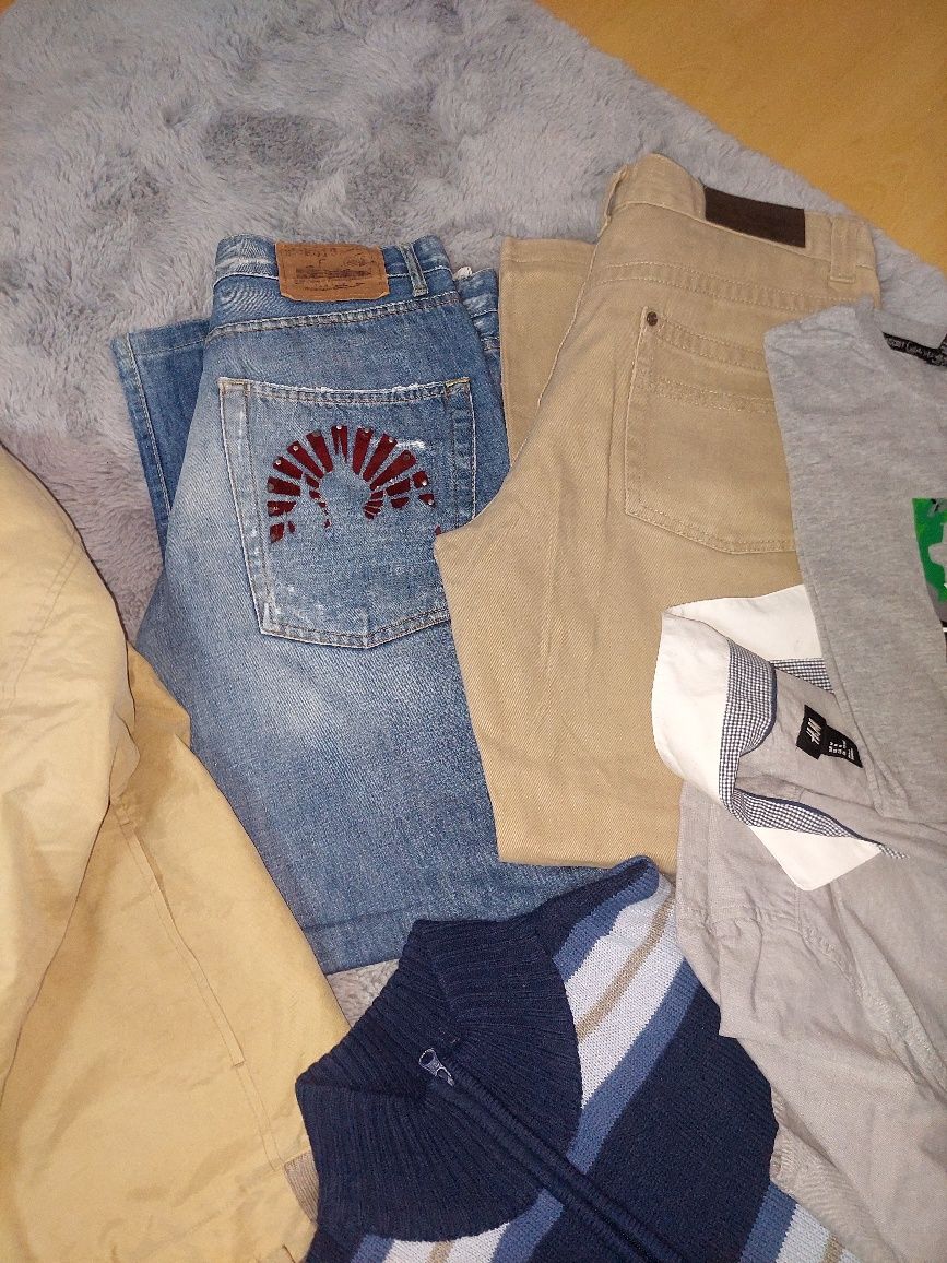 Conjunto de roupa de homem