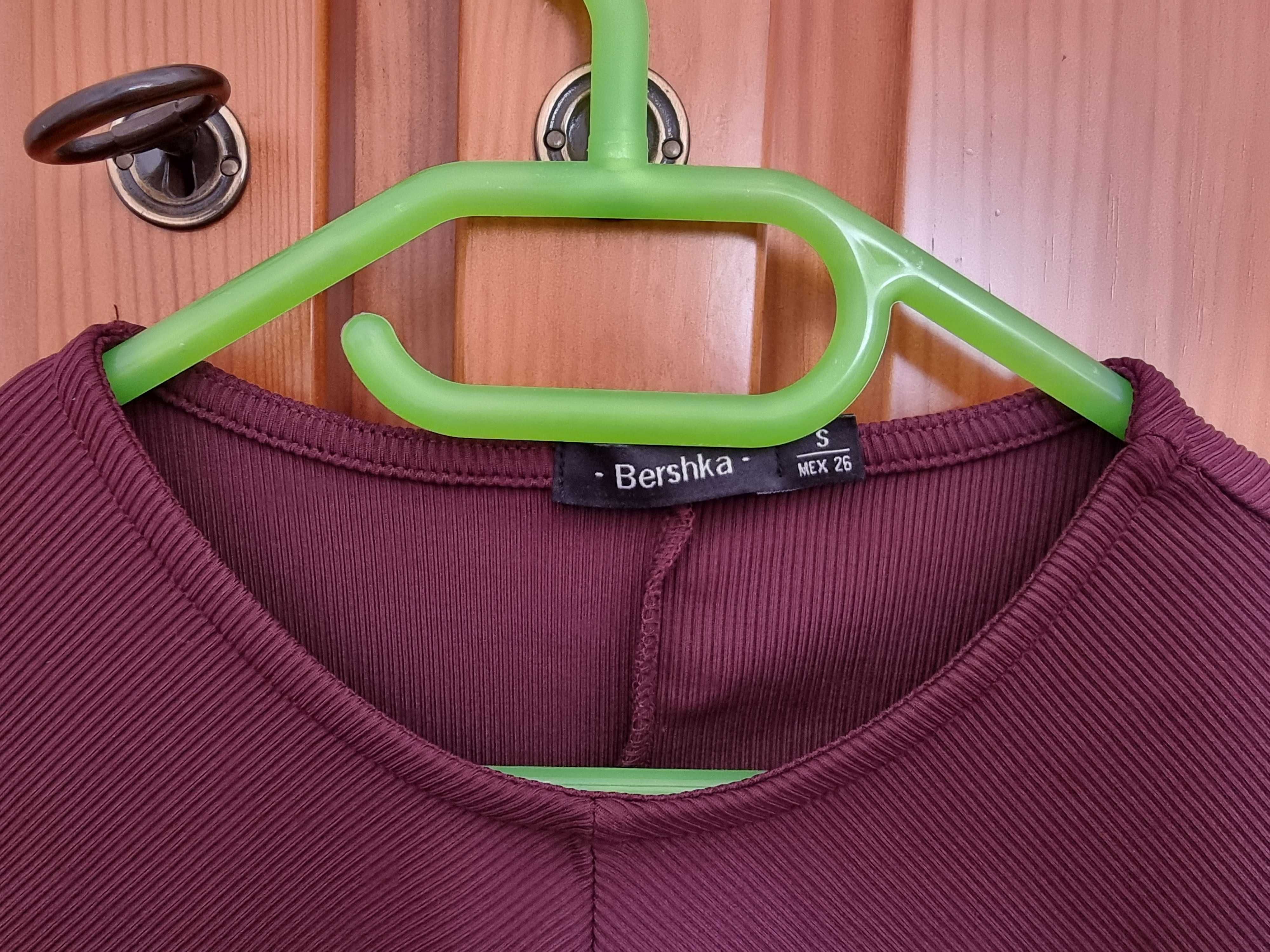 Vestido curto e justo bordeaux Bershka, tamanho S