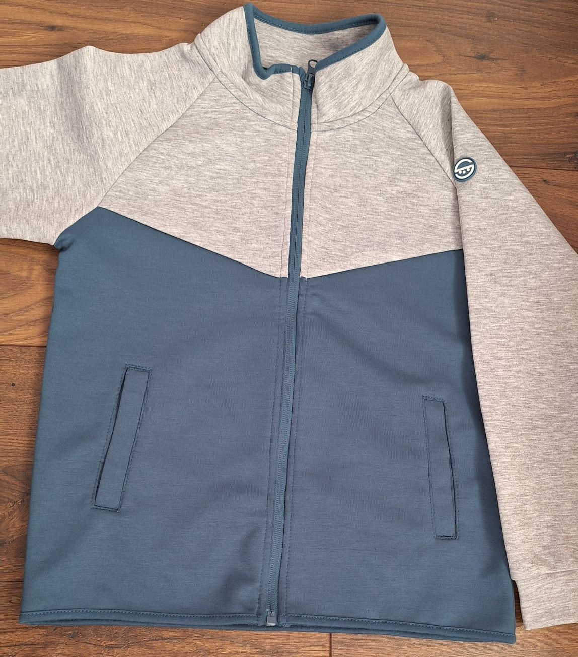 Nowa bluza Smyk 134