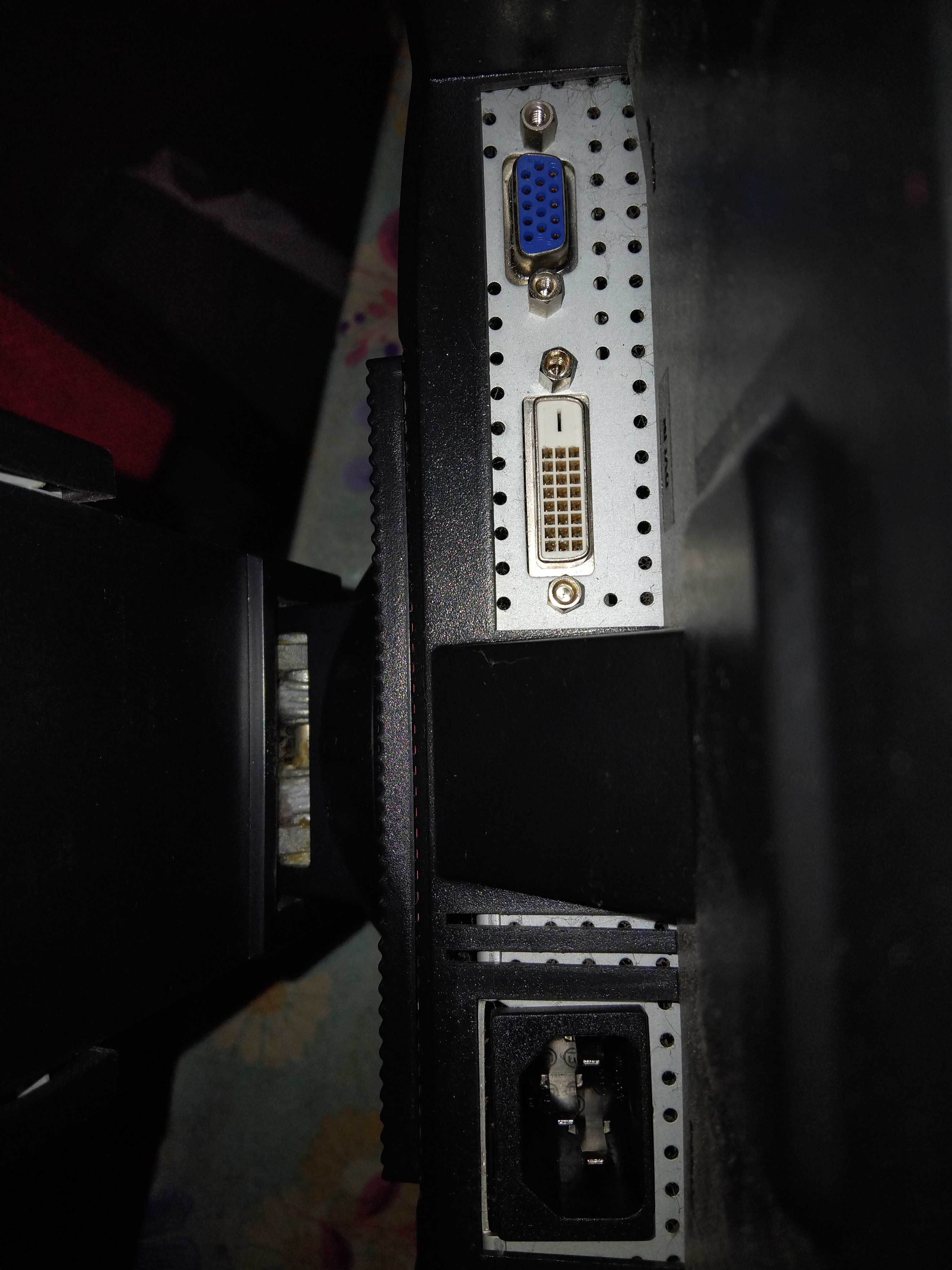 Монитор Samsung 710T