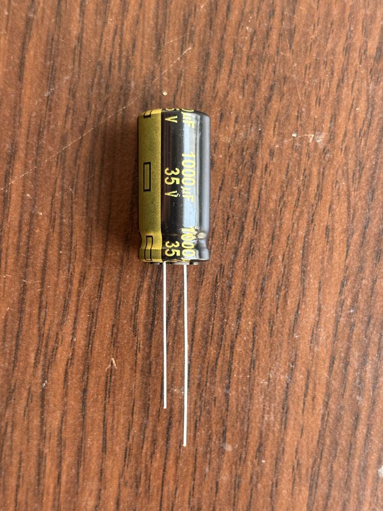 Конденсатори Panasonic EEUFM1V102 Low ESR (10шт)