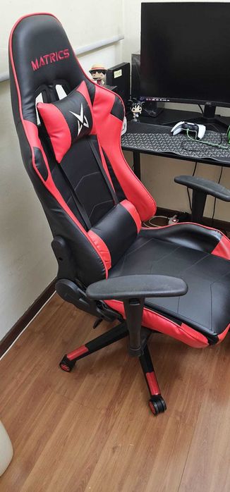 Cadeira gamer 70€ como nova, muito bem conservada.