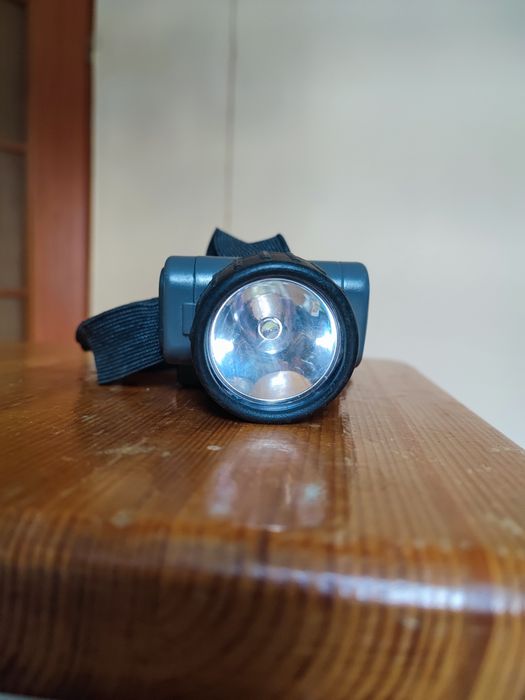 Latarka czołówka decathlon