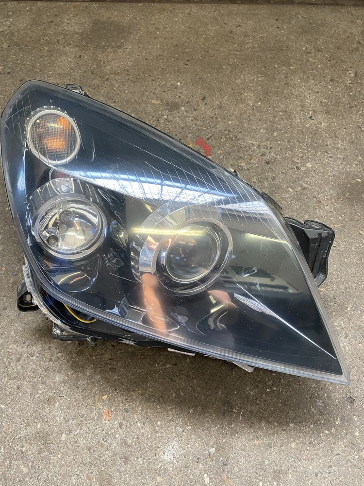 Prawa lampa XENON skrętny ASTRA H kompletna