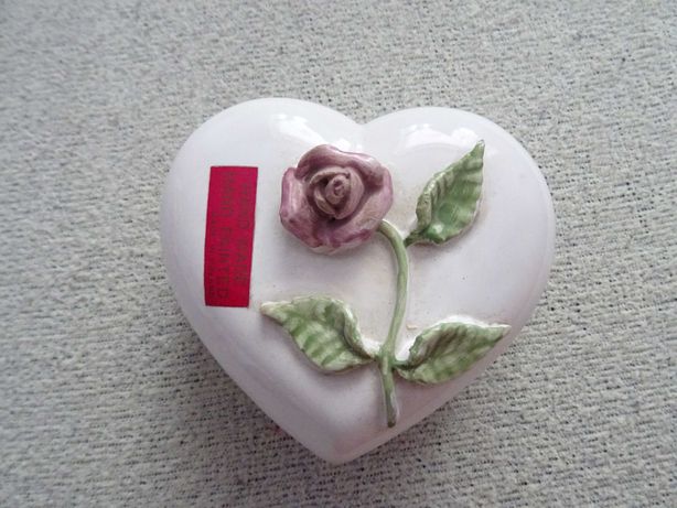 szkatułka ceramiczna serce z różą