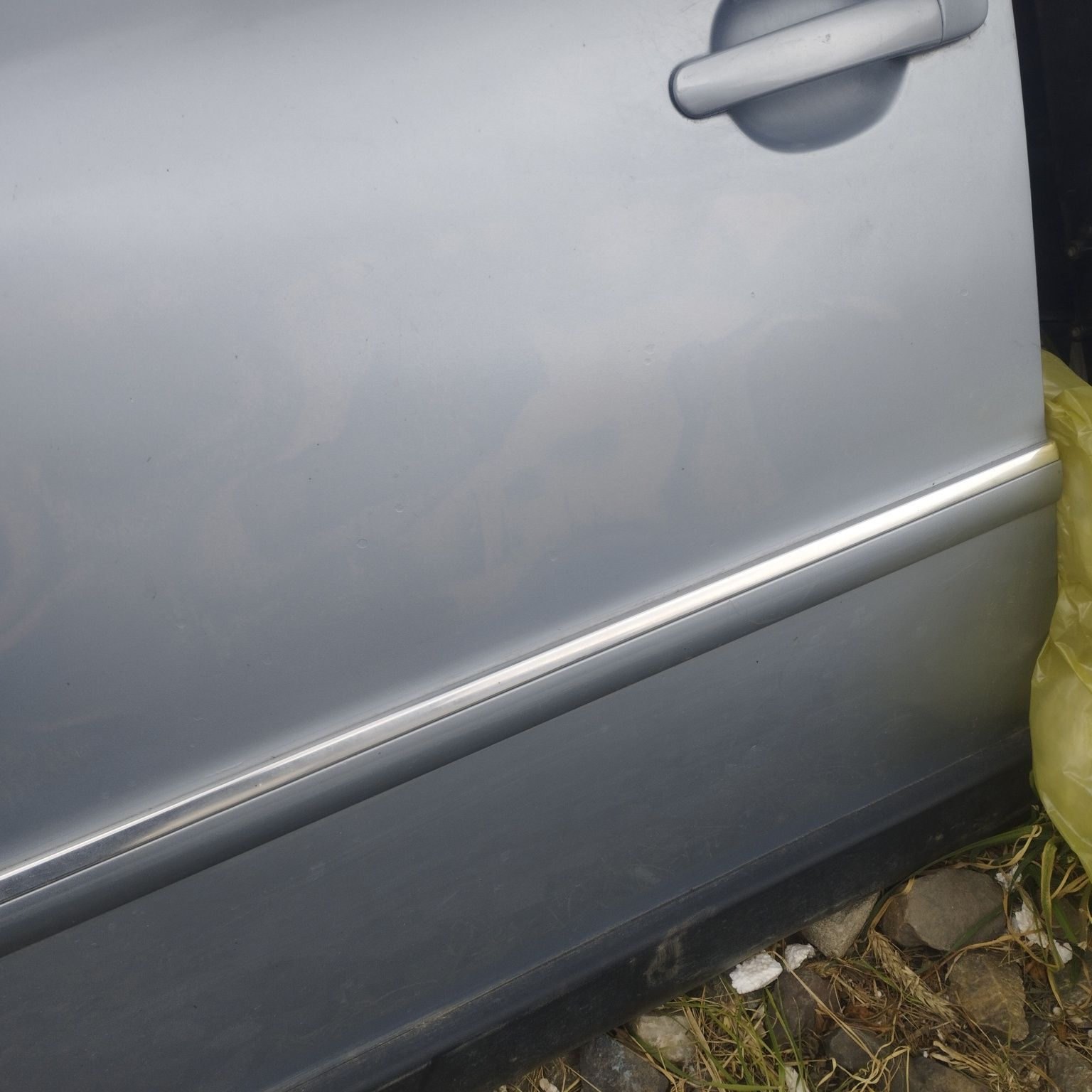 Volkswagen Passat B5 fl drzwi przód lewe gołe lb5s chrom błękitne Eur