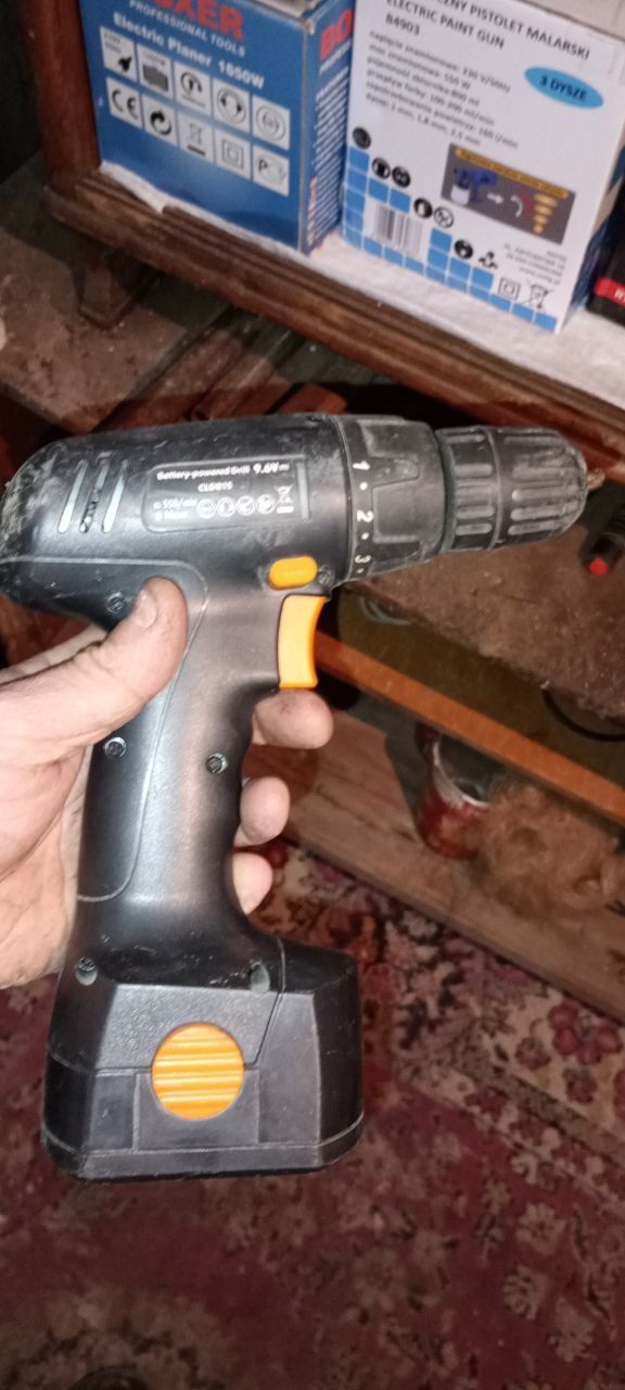 Продам Шруповерт 9v