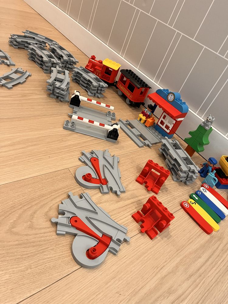 Lego duplo tory z pociągiem