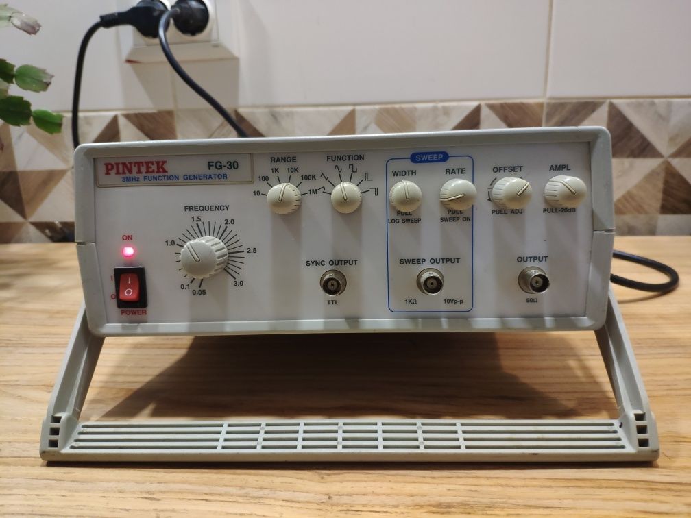 Генератор сигналов Pintek FG-30 3Mhz