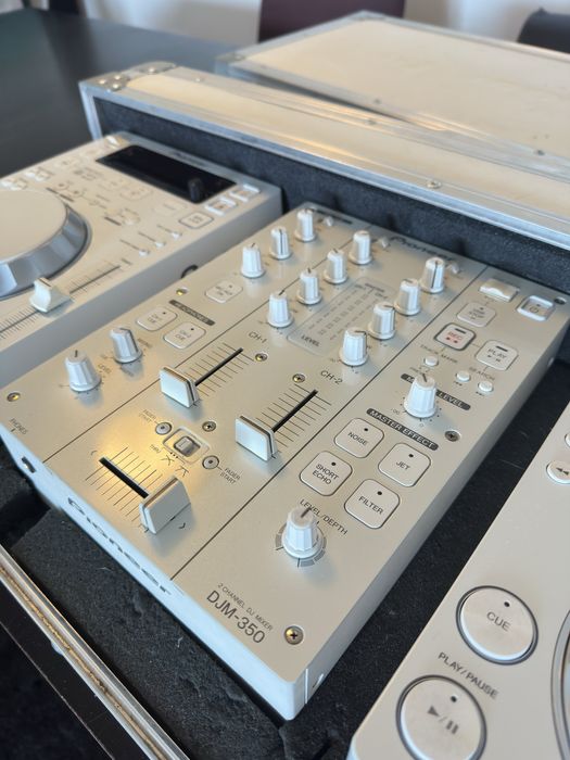 Pioneer CDJ 350 (Limited Edition - White)