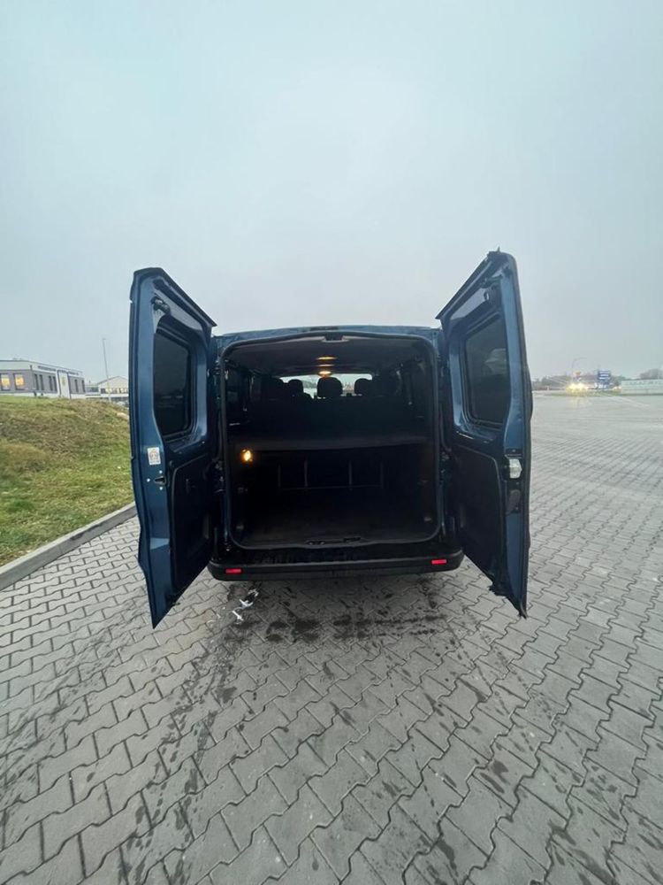 Wynajem busa 9 osobowego/ Przewozy osób na imprezy / lotniska