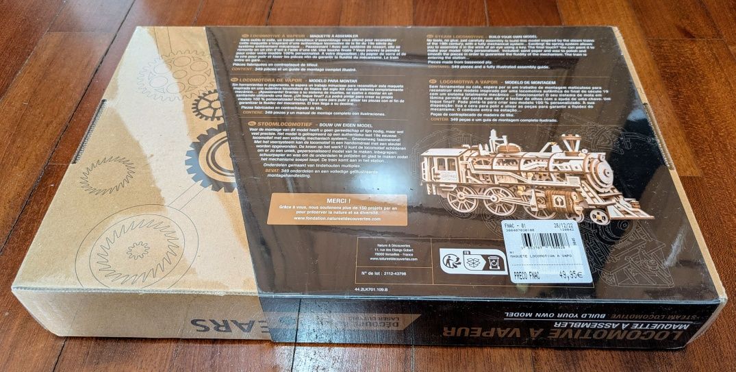 Maquete de locomotiva a vapor