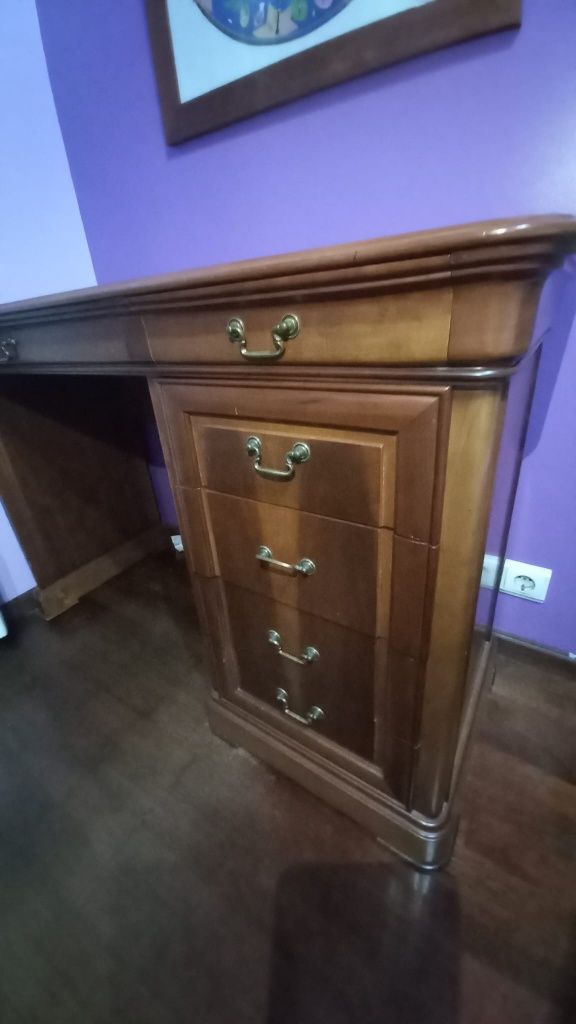Secretária em cerejeira