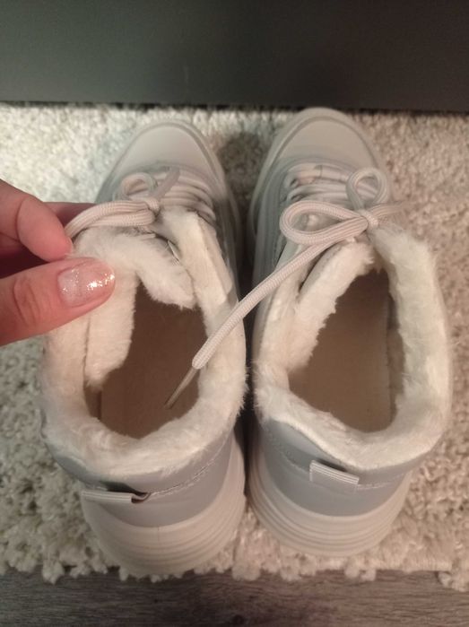 Зимові жіночі кросівки р39