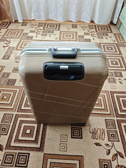 Велика валіза чемодан