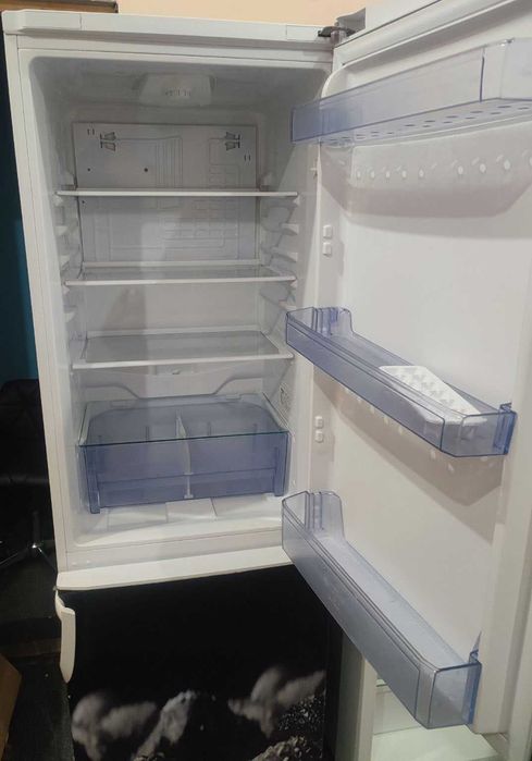 Холодильник двухкамерный BEKO