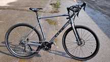 Rower gravel Cube 28"