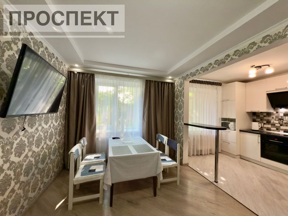 Продам будинок з ремонтом ( Центр). Р-н маг. « Віста».