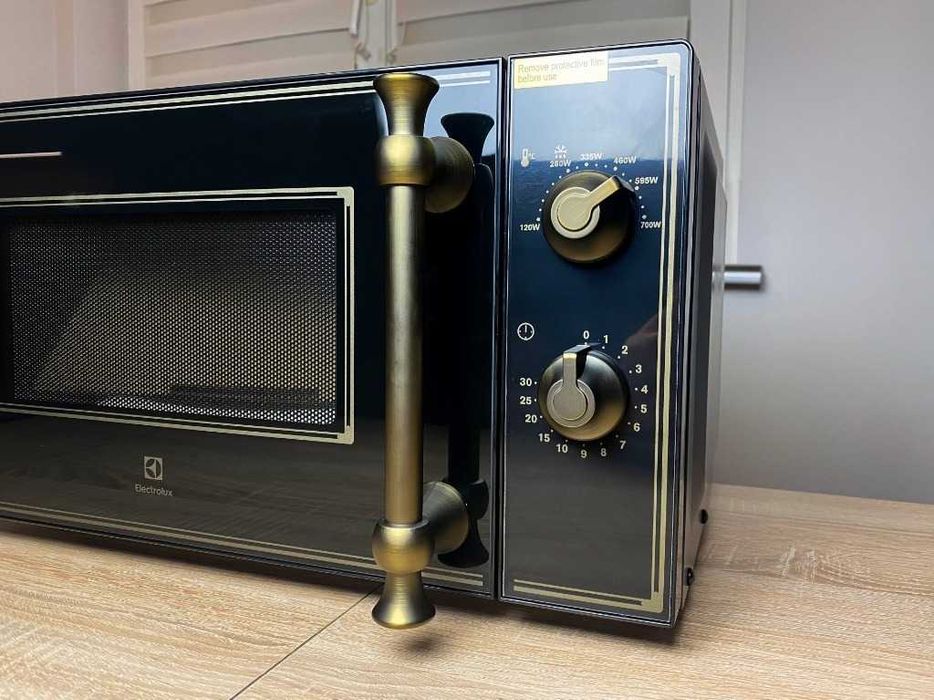Kuchenka mikrofalowa ELECTROLUX EMM20000OK