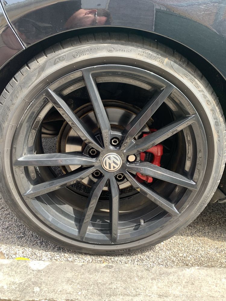 Golf 6 GTI usado com revisoes em dia