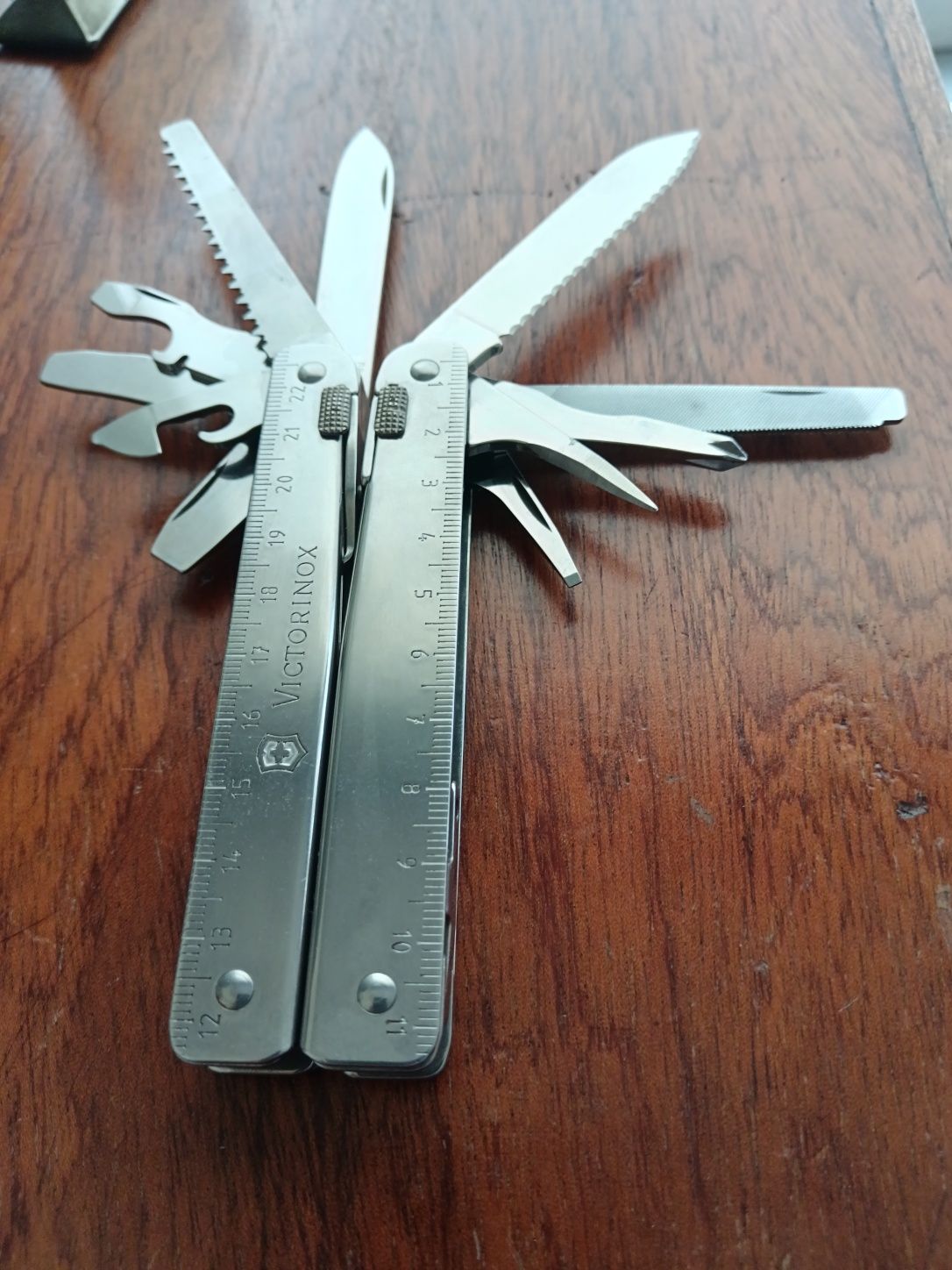 Ferramenta Victorinox Swiss Tool.
Tamanho grande.
Em estado