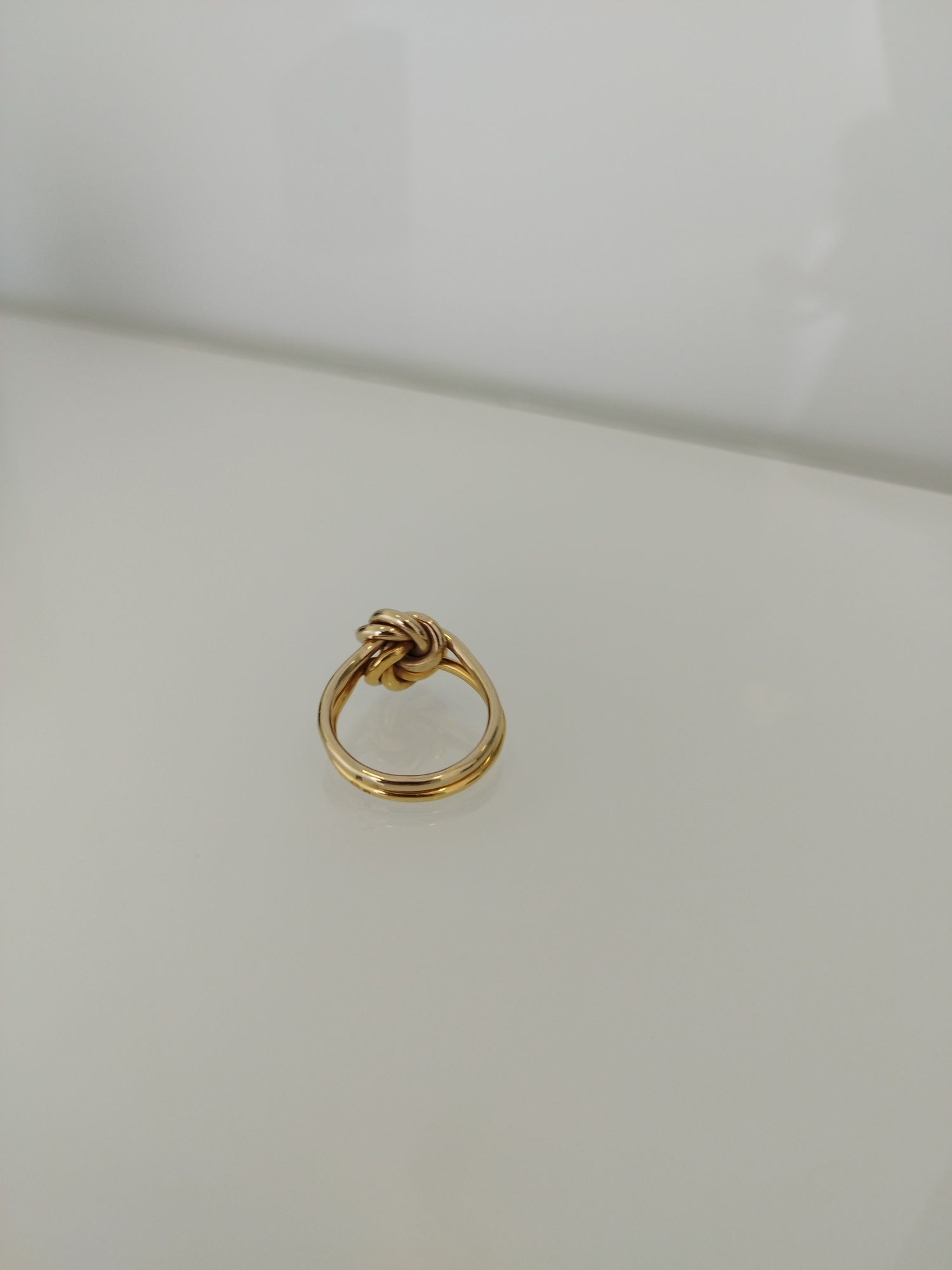 Anel com brilhantes bicolor em ouro de 19,2kt
