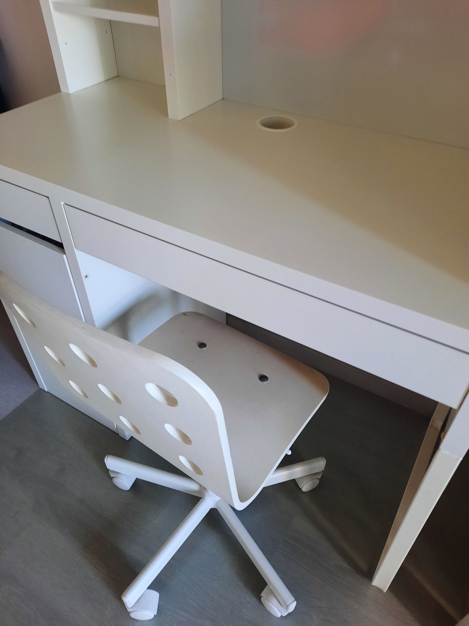 Conjunto secretária com estrutura e cadeira criança Ikea