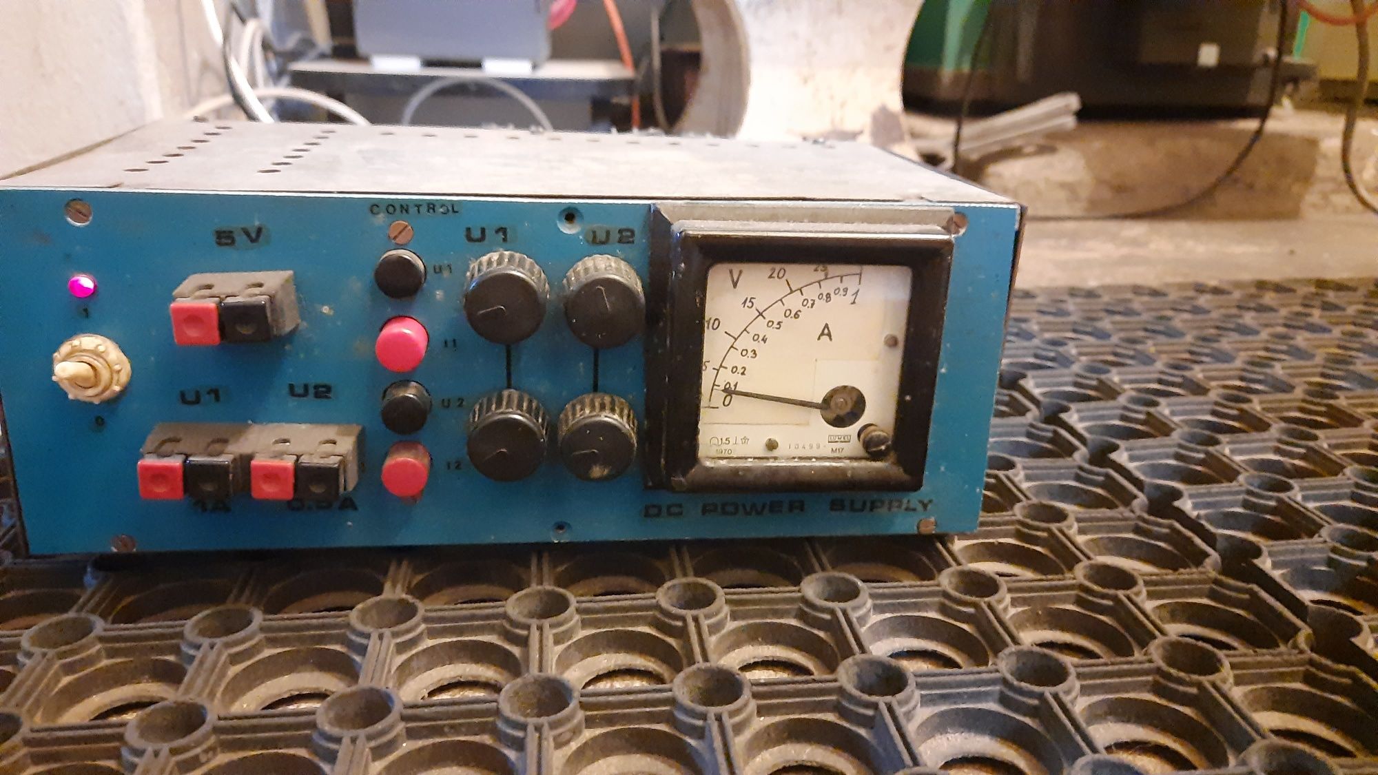 Multimetr z miernikiem Lumel M17 z 1970r.