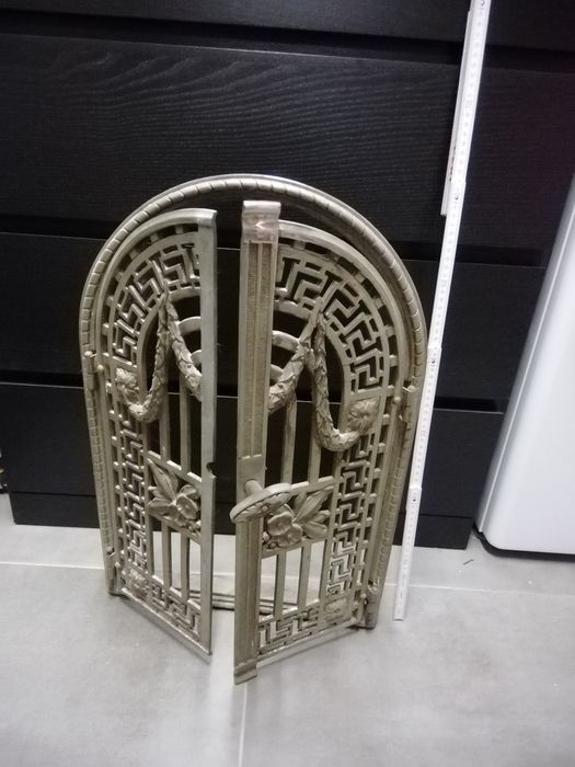 Drzwi metalowe kominek