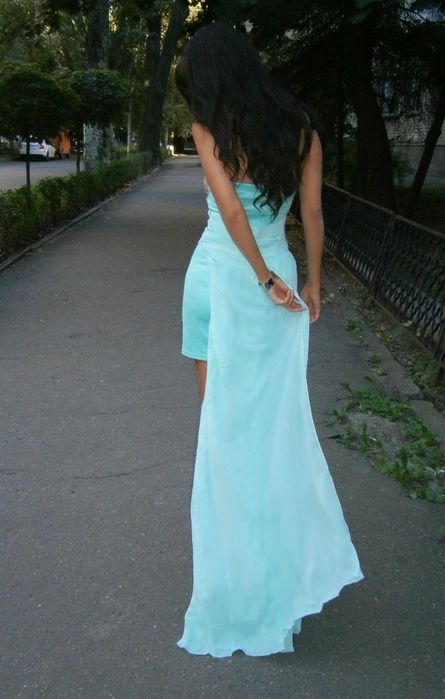 Шикарное вечернее платье