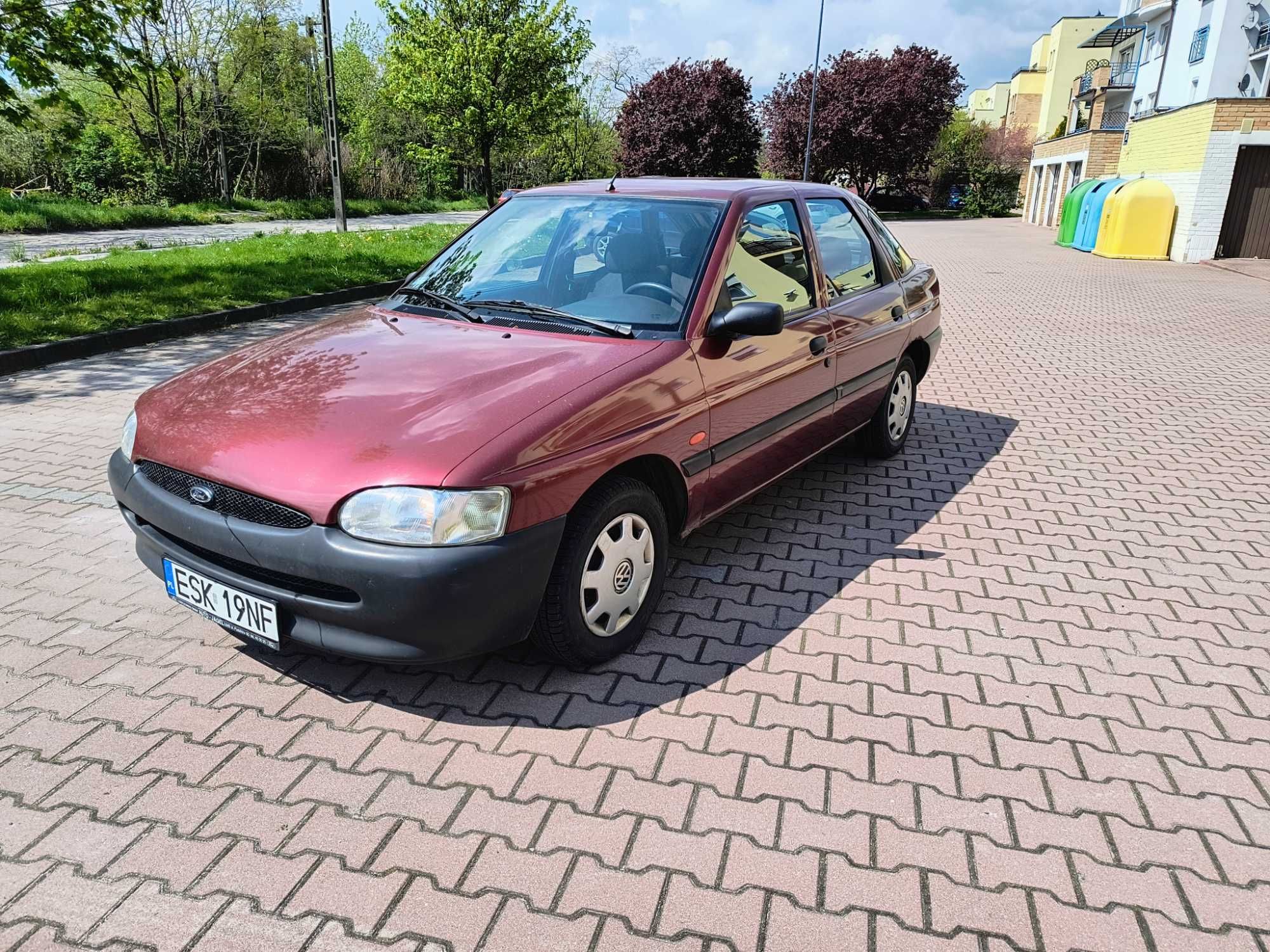 Ford 1.3 benzyna 97rok dobry stan długie opłaty